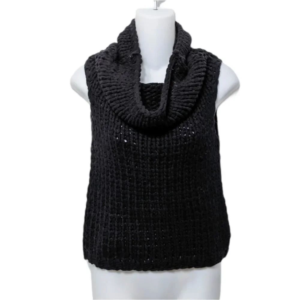 SIMULTANEOUS Black Wool Cowl Neck Sweater L